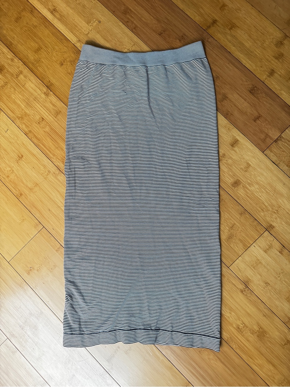 BCBG black white thin stripe stretch thin pencil midi skirt.